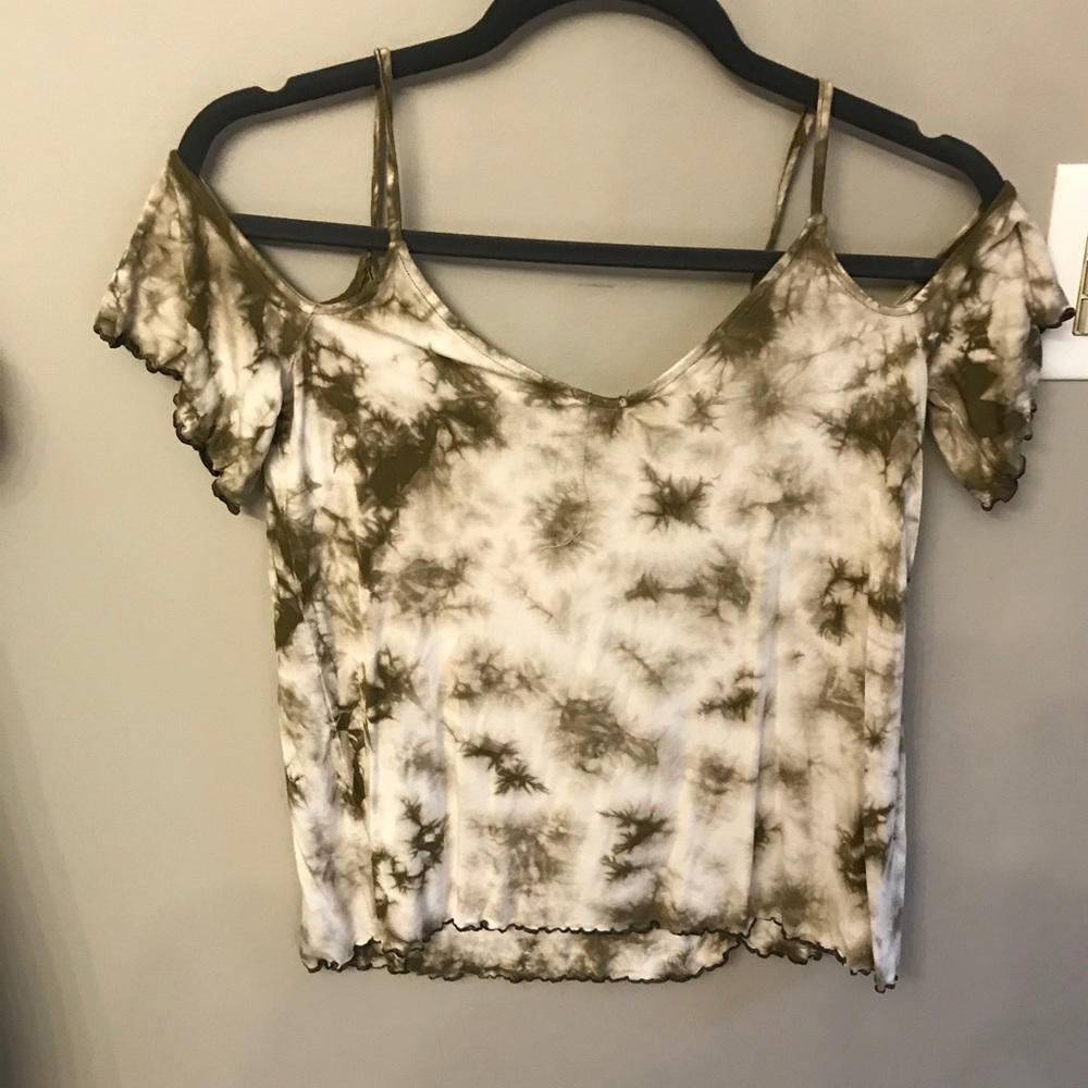 Open shoulder top
